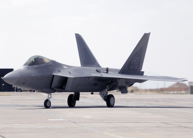 Raptors arrive at Holloman