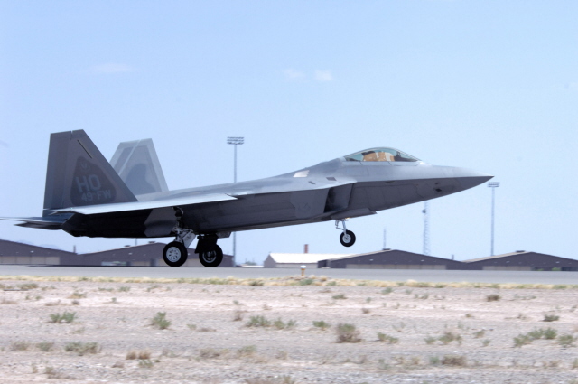 Raptors arrive at Holloman