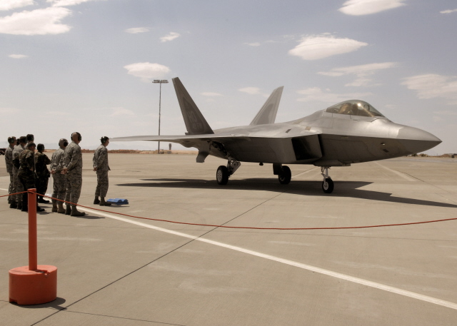 Raptors arrive at Holloman