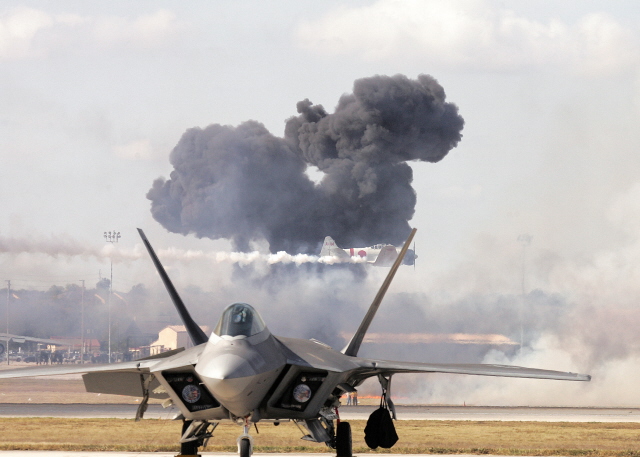 Air show Raptor